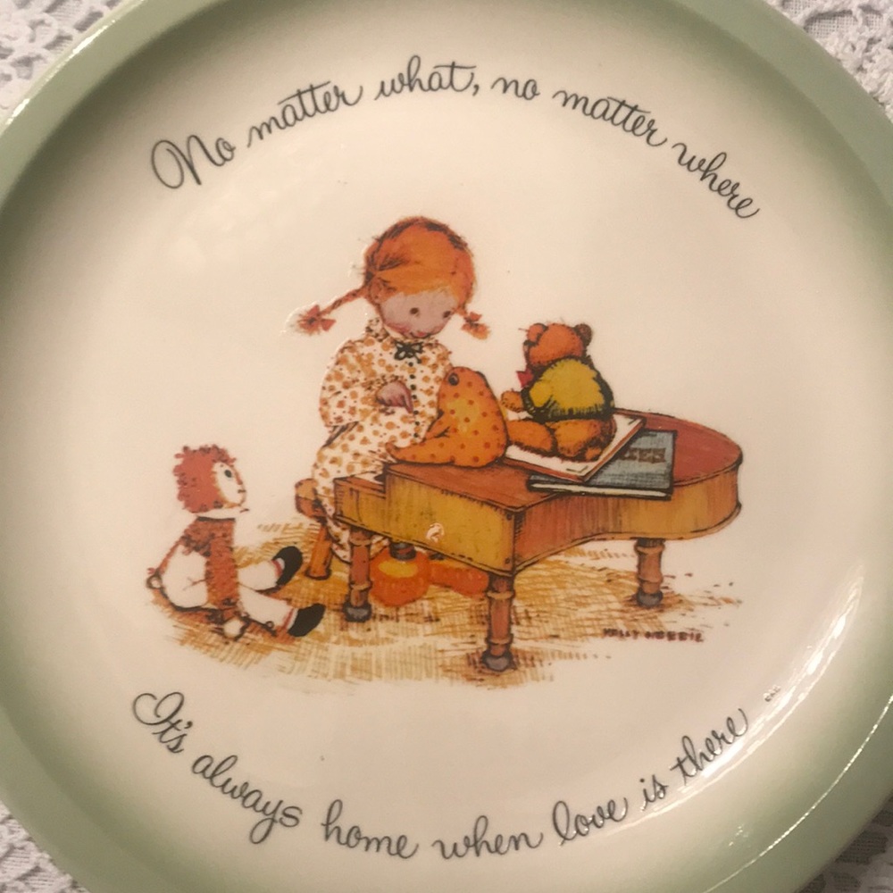10 in VINTAGE HOLLY HOBBIE PLATE